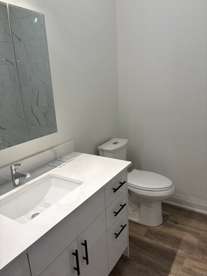 2231 Dundas St W - Photo 3 of 5