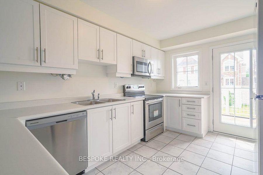 38 Goldeye Street - Photo 4 of 22