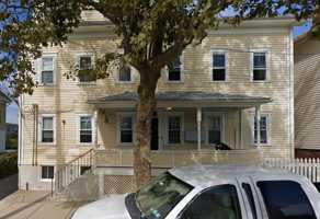 featured image of 32 Dearborn St