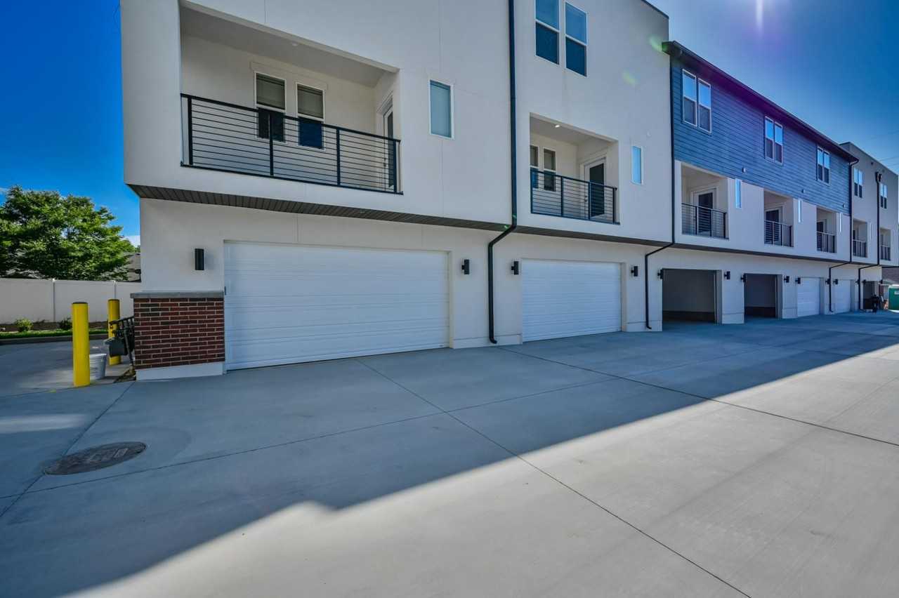 3341 S 1100 E - Photo 5 of 11