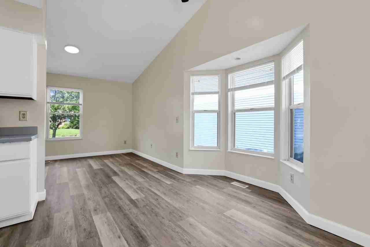 5541 Mid Day Dr - Photo 6 of 20