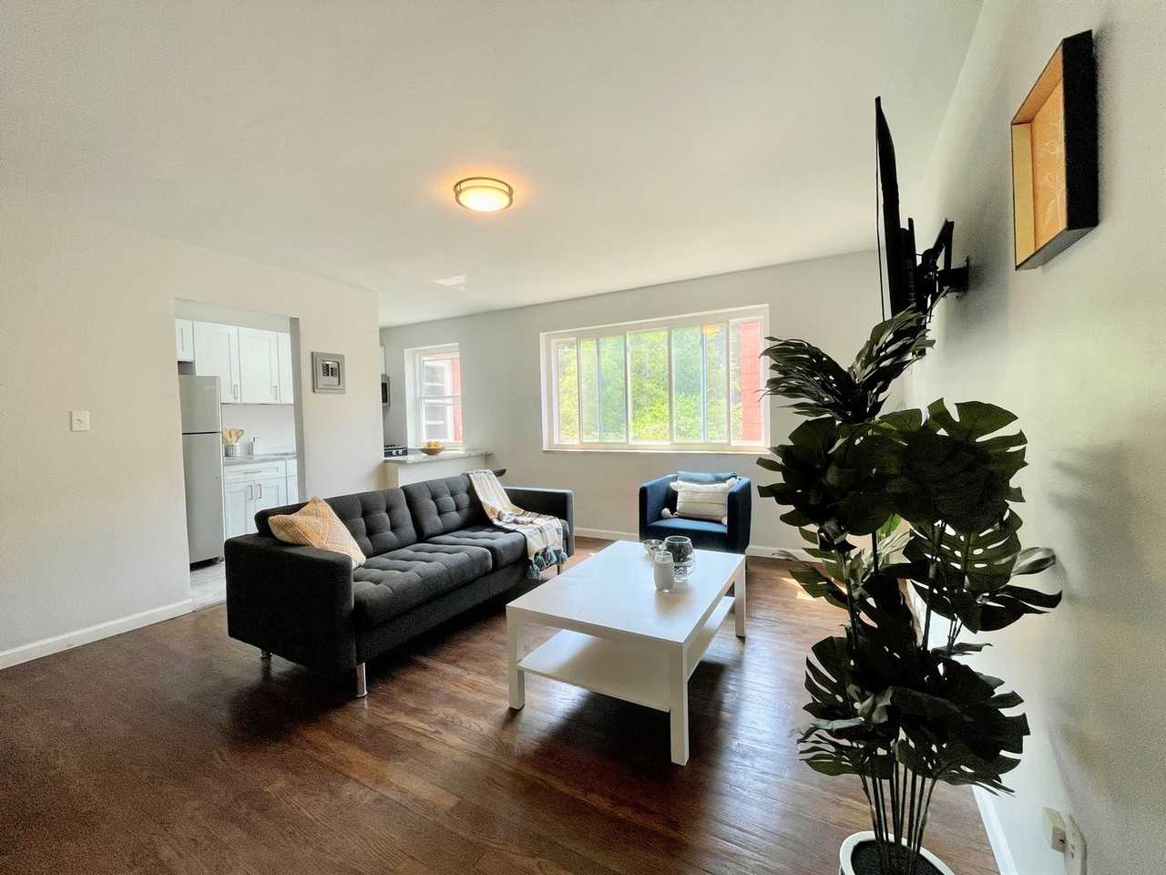Oak Ridge Apartments - Photo 2 of 11