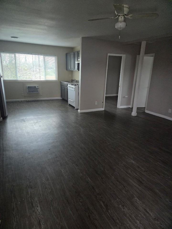 Rosedale Ave - Photo 3 of 5