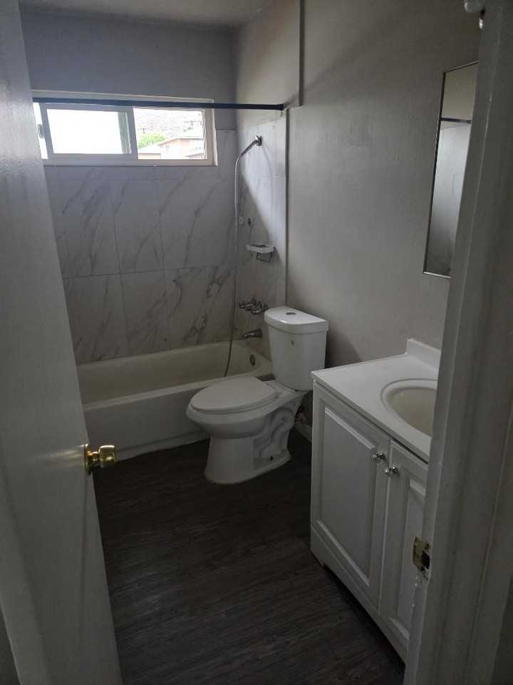 Rosedale Ave - Photo 4 of 5