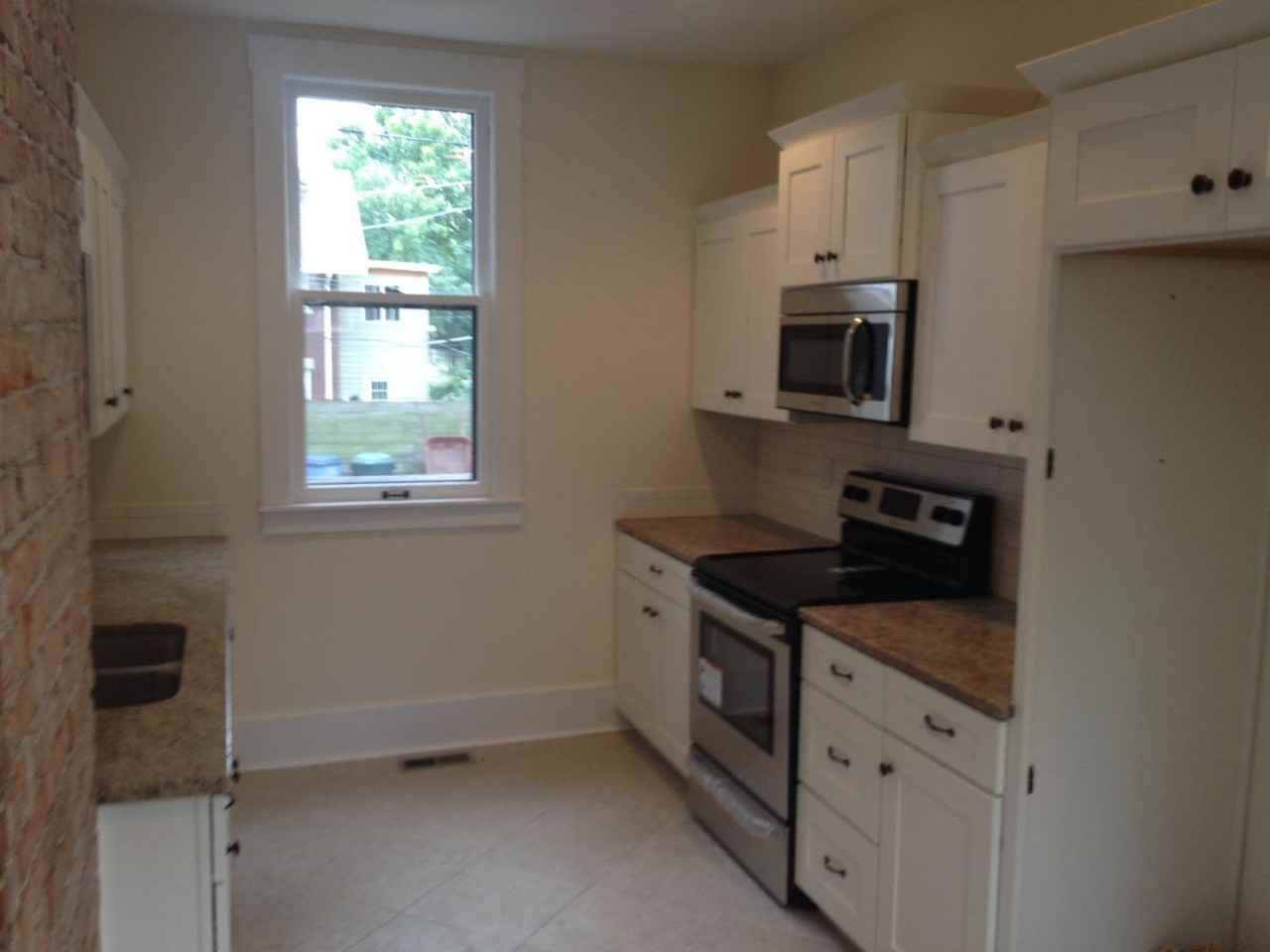 4200 Mercier St - Photo 6 of 20