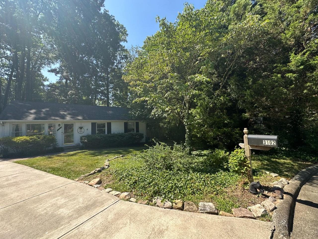 3102 Canterbury St - Photo 2 of 20