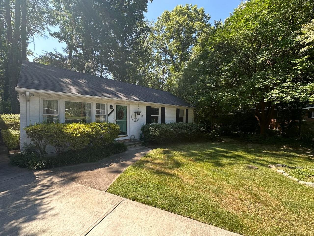 3102 Canterbury St - Photo 3 of 20