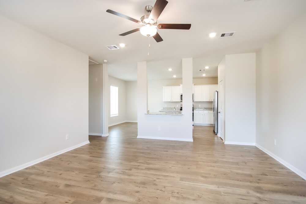 15558 Caramel Springs Dr - Photo 5 of 17
