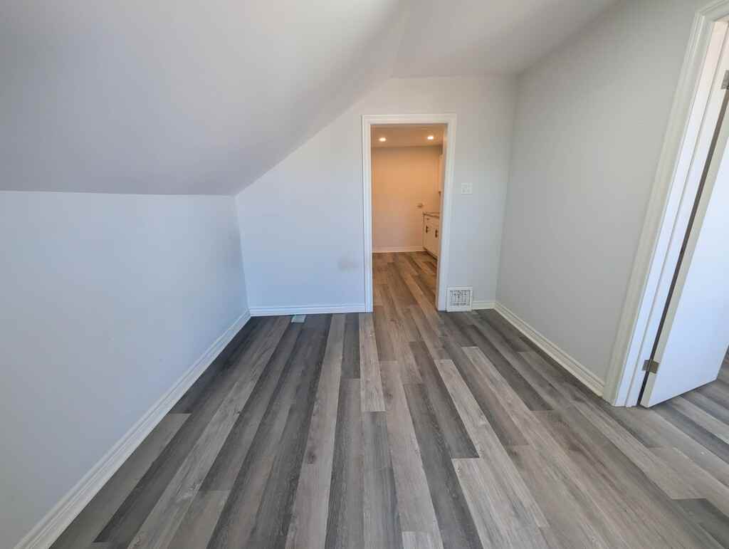 191 Burgar St - Photo 6 of 10