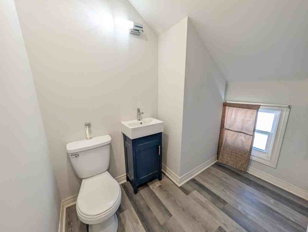 191 Burgar St - Photo 7 of 10