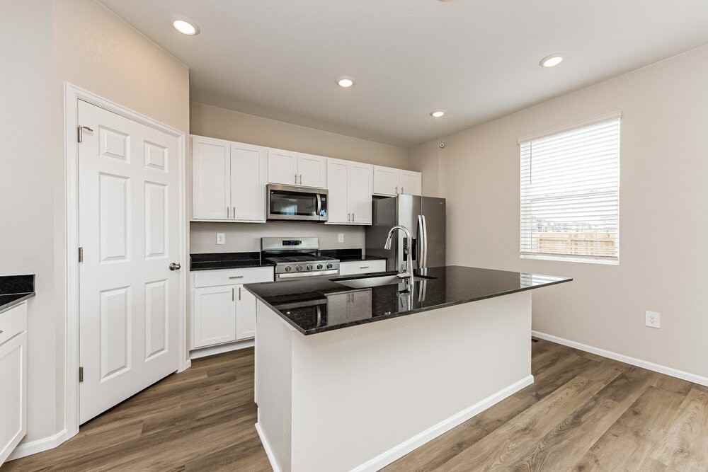 11451 Lake Trout Dr - Photo 5 of 17
