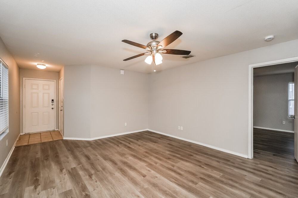 4524 Waterford Dr - Photo 3 of 16