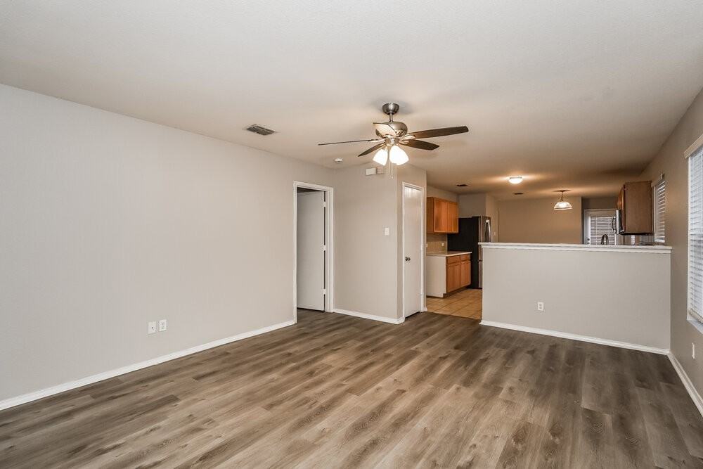 4524 Waterford Dr - Photo 5 of 16