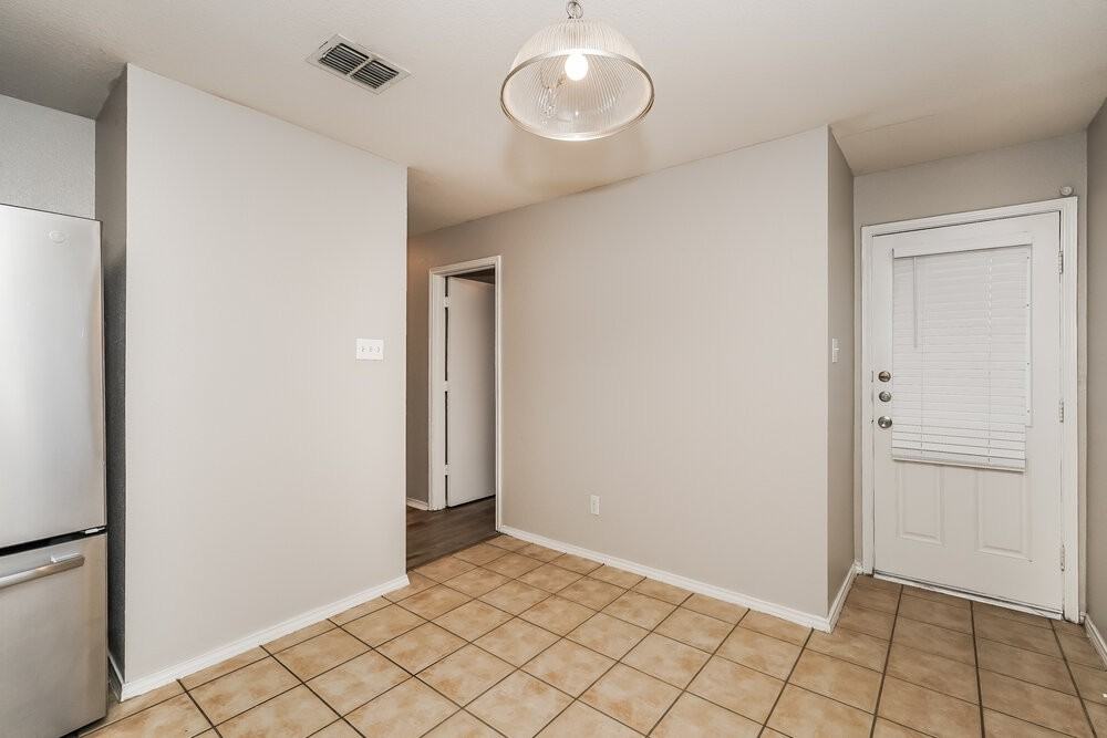4524 Waterford Dr - Photo 6 of 16