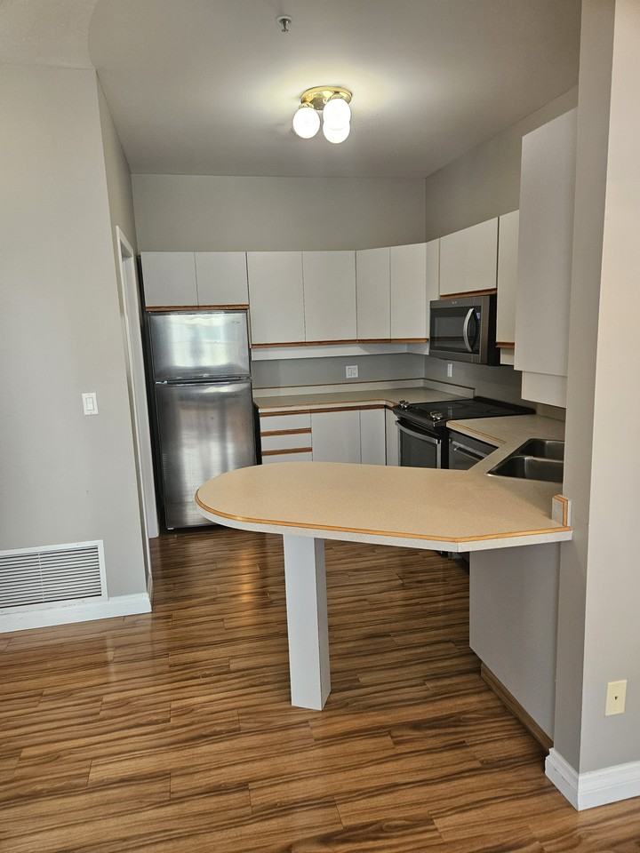 1867 Hamilton St - Photo 5 of 18