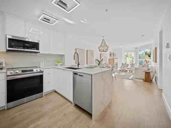 3038 E Kent Ave South - Photo 4 of 43
