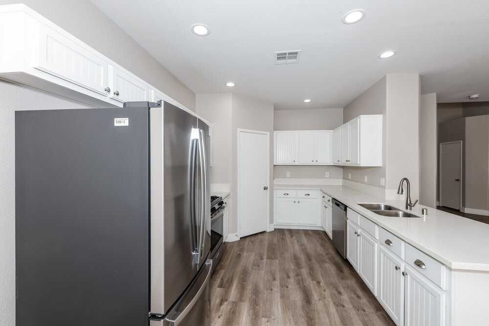 1743 Dark Wolf Ave - Photo 7 of 17