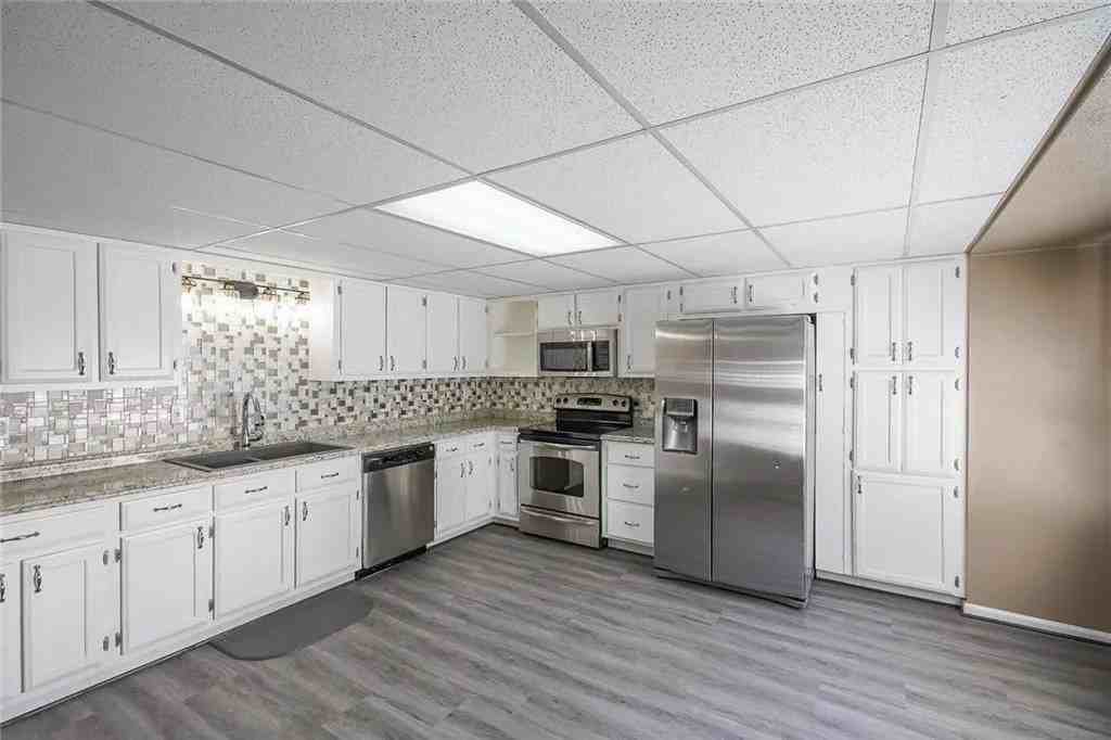 1801 Azalea Dr - Photo 6 of 43