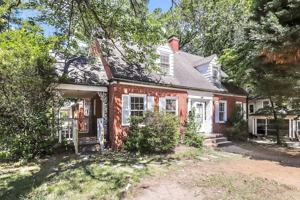 featured image of 412 S Josephine Boyd St