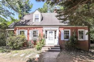 featured image of 412 S Josephine Boyd St