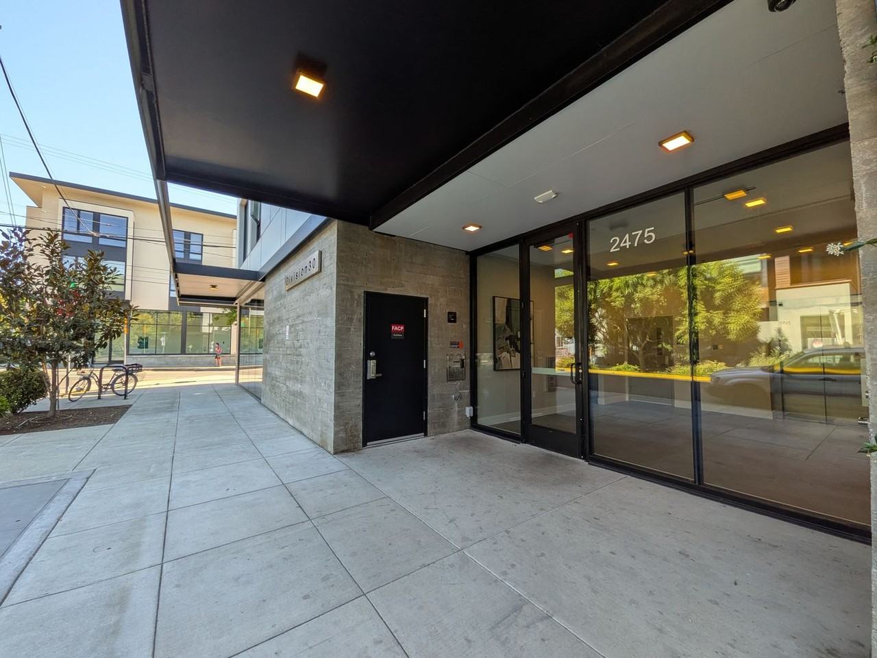 Division 31 Apartments - Photo 3 of 18