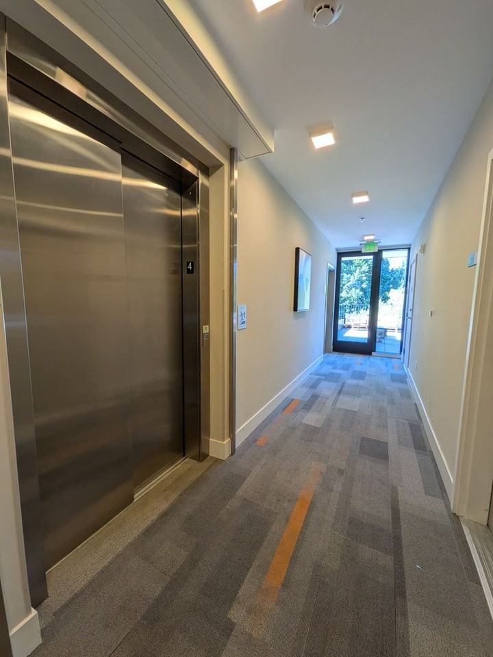 Division 31 Apartments - Photo 7 of 18