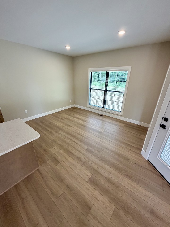 4432 Violet Dr #1 - Photo 5 of 22