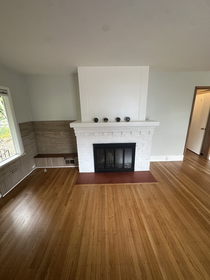 6341 4th Ave Ne #1 - Photo 3 of 25