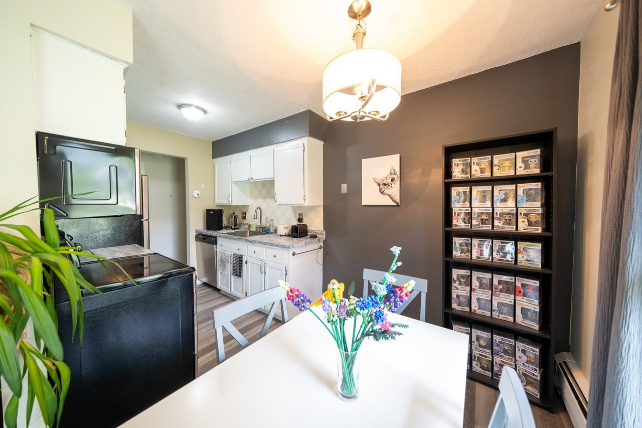 917 11th Ave S #2 - Photo 6 of 18