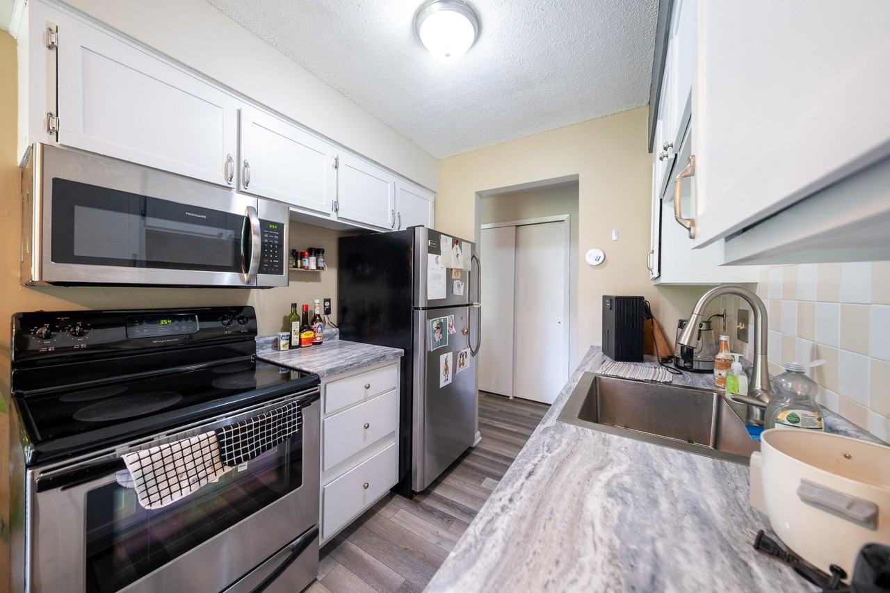 917 11th Ave S #2 - Photo 7 of 18