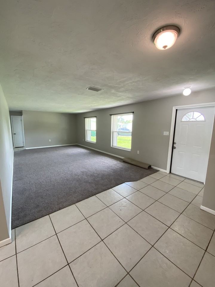 2170 Emerald Ct #1 - Photo 3 of 10