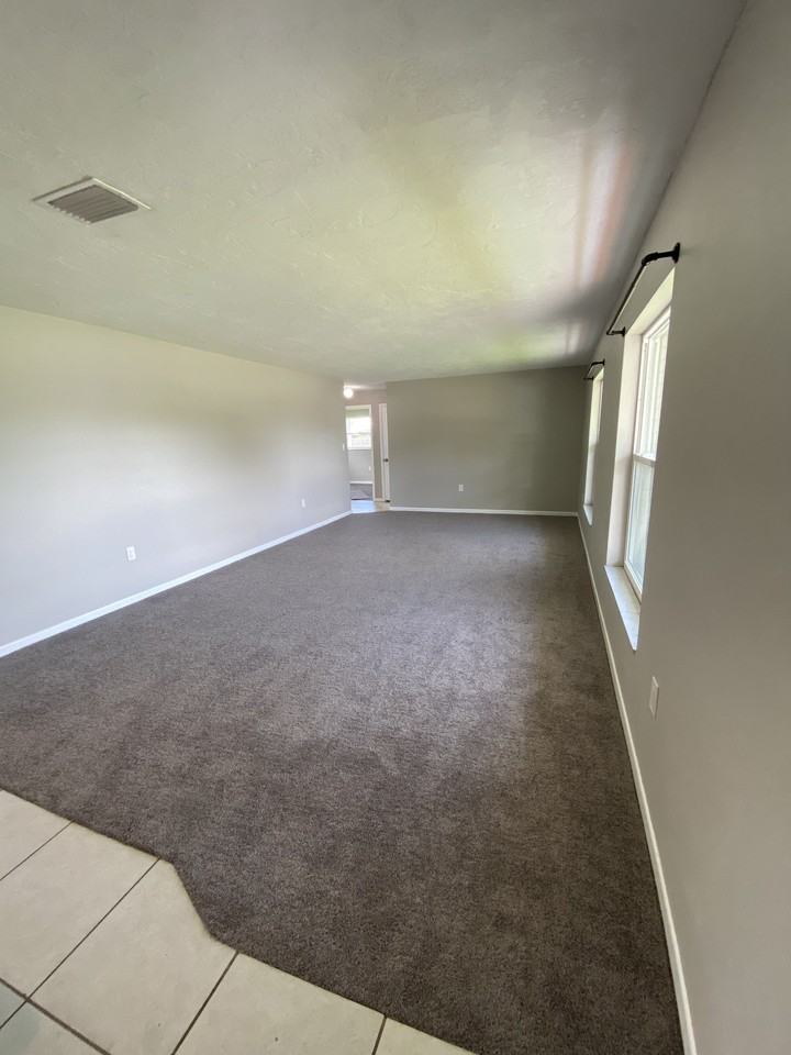 2170 Emerald Ct #1 - Photo 4 of 10