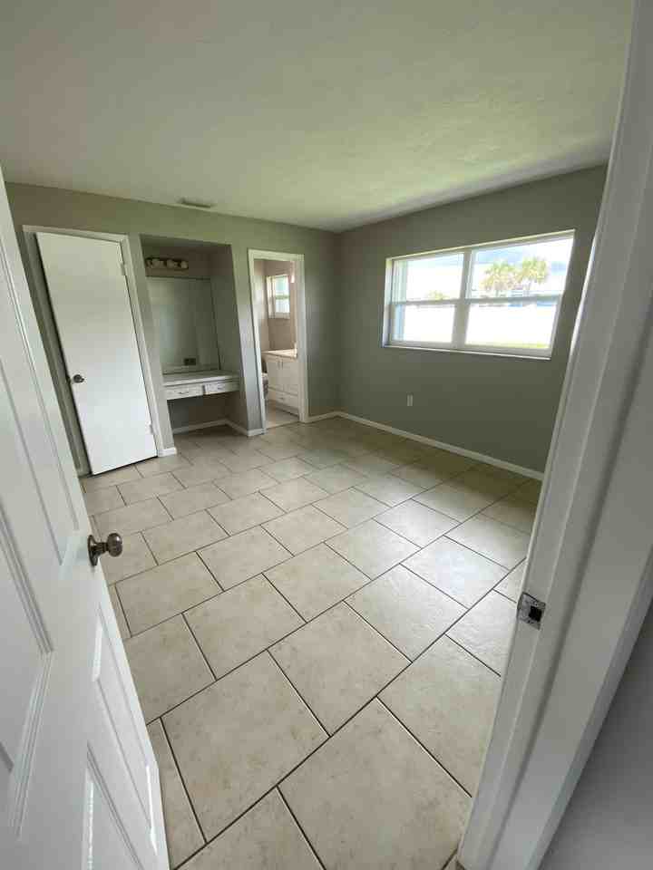 2170 Emerald Ct #1 - Photo 5 of 10