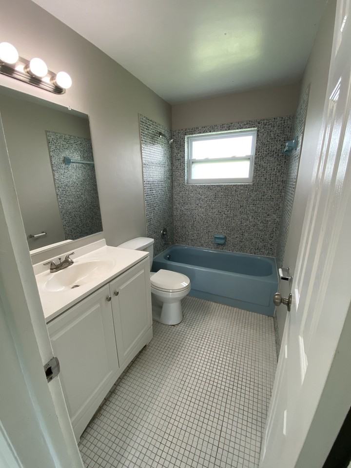 2170 Emerald Ct #1 - Photo 7 of 10