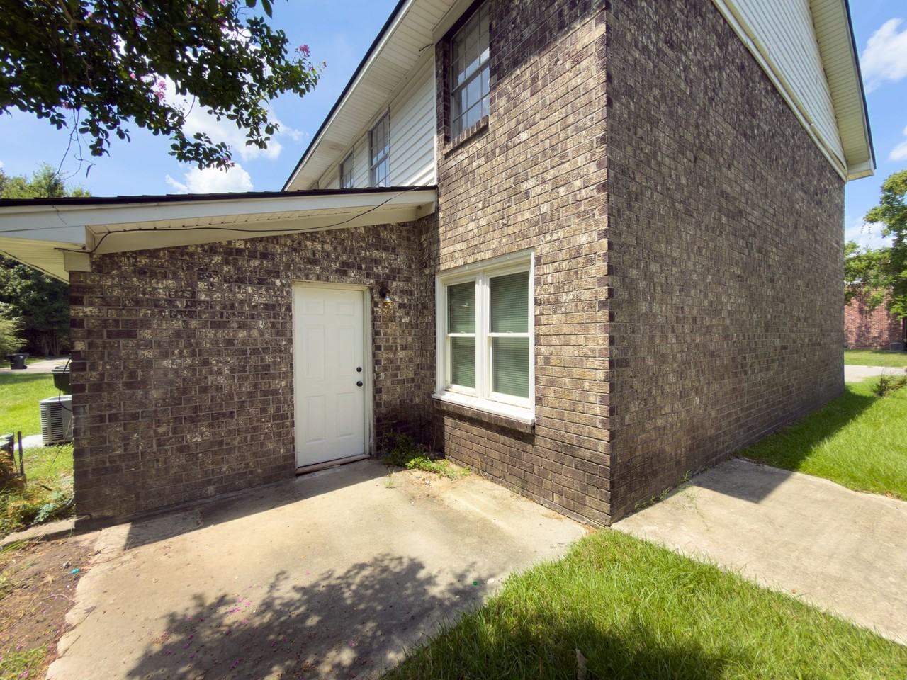 Summerville location! - Photo 3 of 24