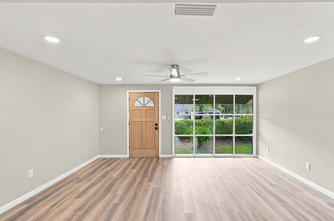 174 Acme St #1 - Photo 6 of 24