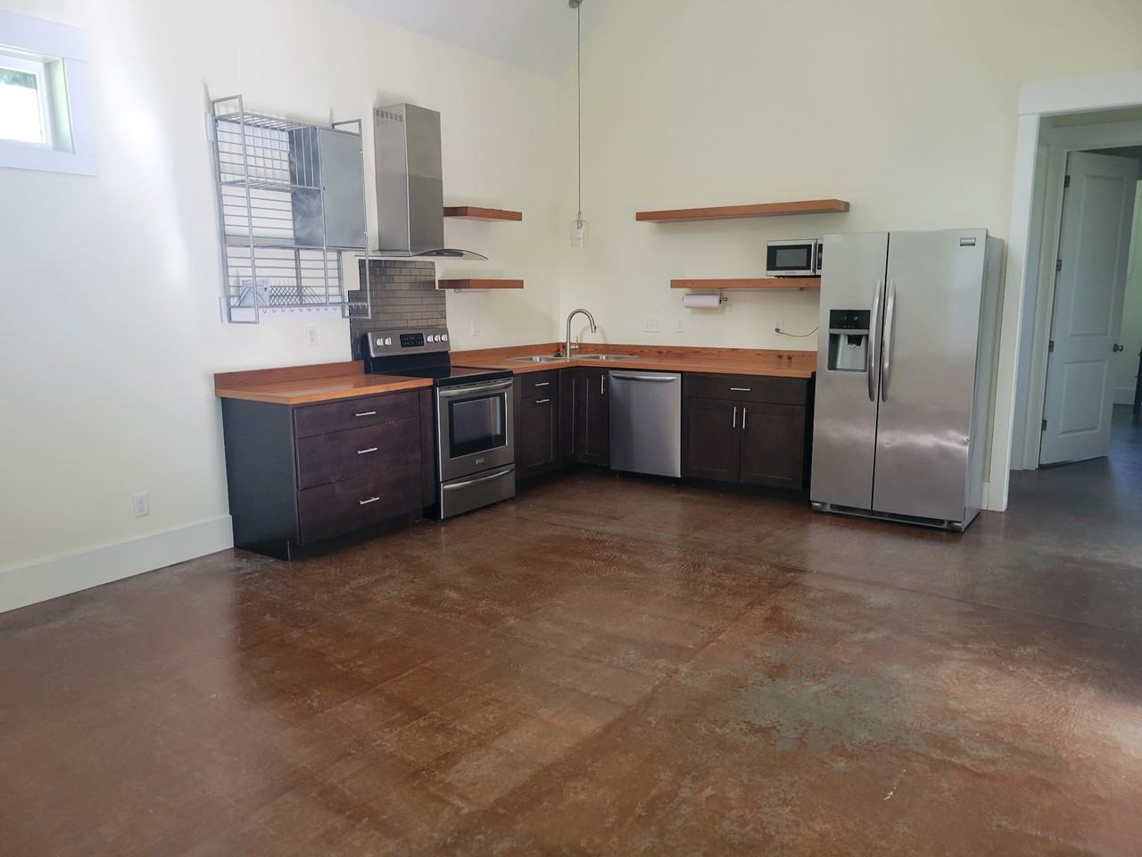 191 Seabrook Rd #1 - Photo 4 of 15