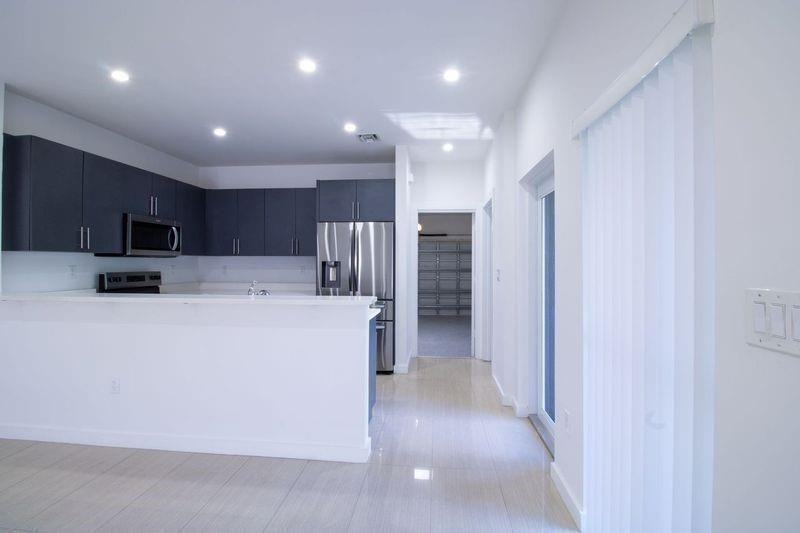 436 Se 16th St #1 - Photo 7 of 21