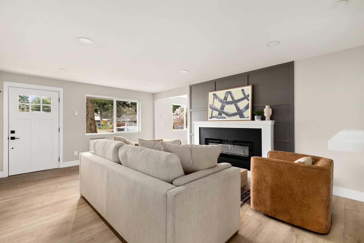 1402 N 136th St #1 - Photo 5 of 34