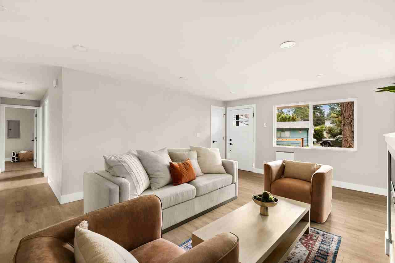 1402 N 136th St #1 - Photo 7 of 34