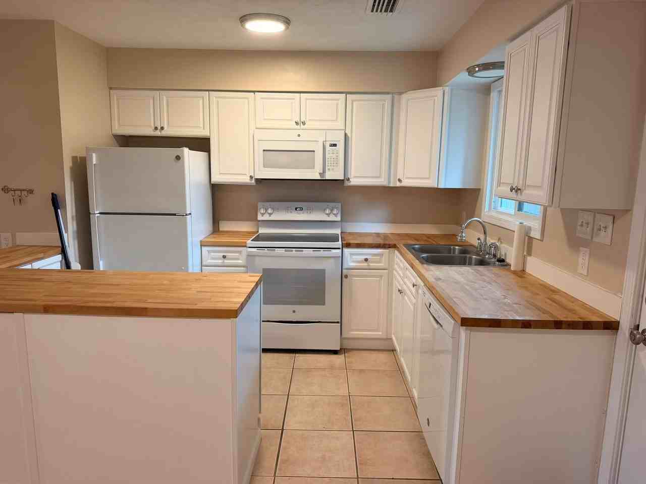 3119 Debra Blvd - Photo 5 of 11