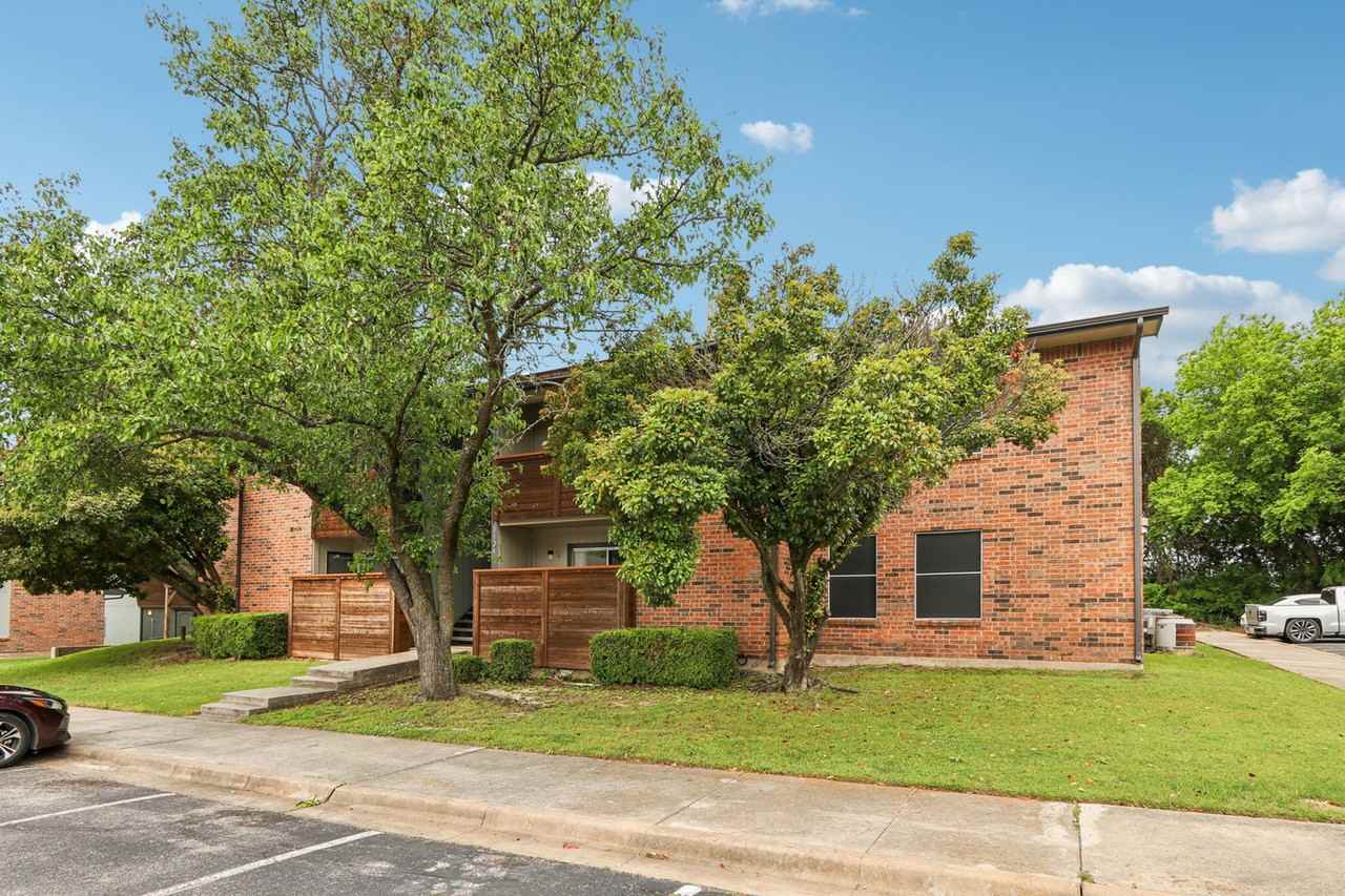 Turtle Creek Apartments Sherman - Photo 2 of 14