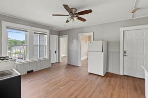 featured image of 425 Wood Ave