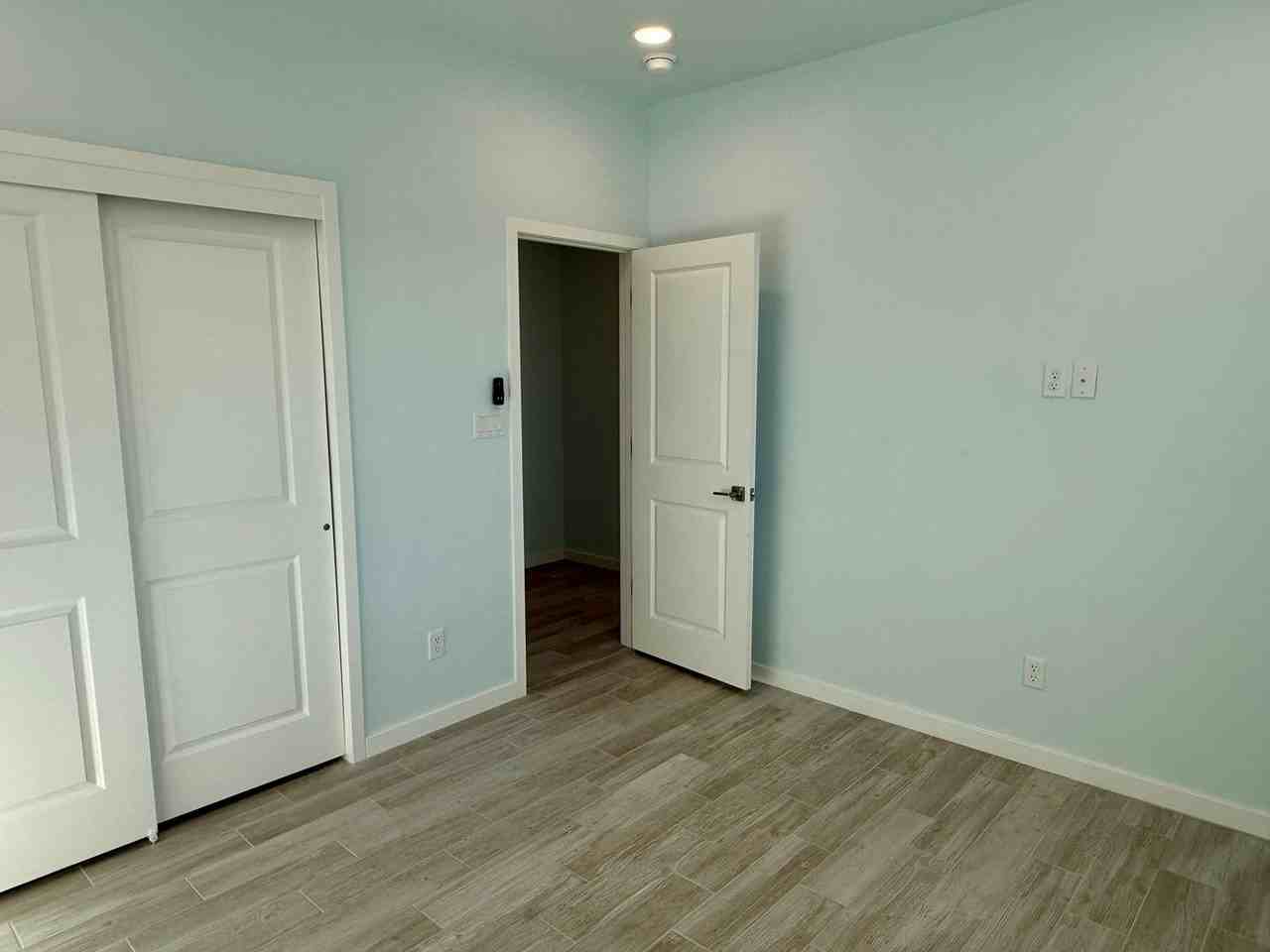 1590 N 9th Ave - Photo 7 of 20