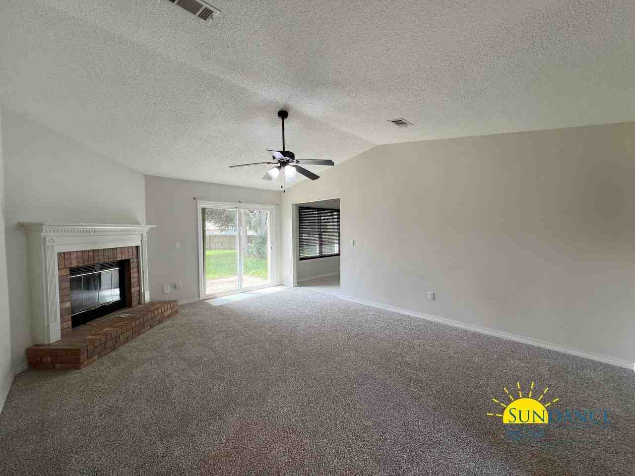 223 Westview Dr - Photo 2 of 22