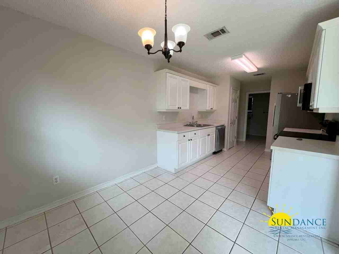 223 Westview Dr - Photo 4 of 22