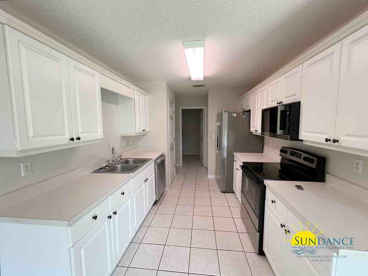 223 Westview Dr - Photo 5 of 22