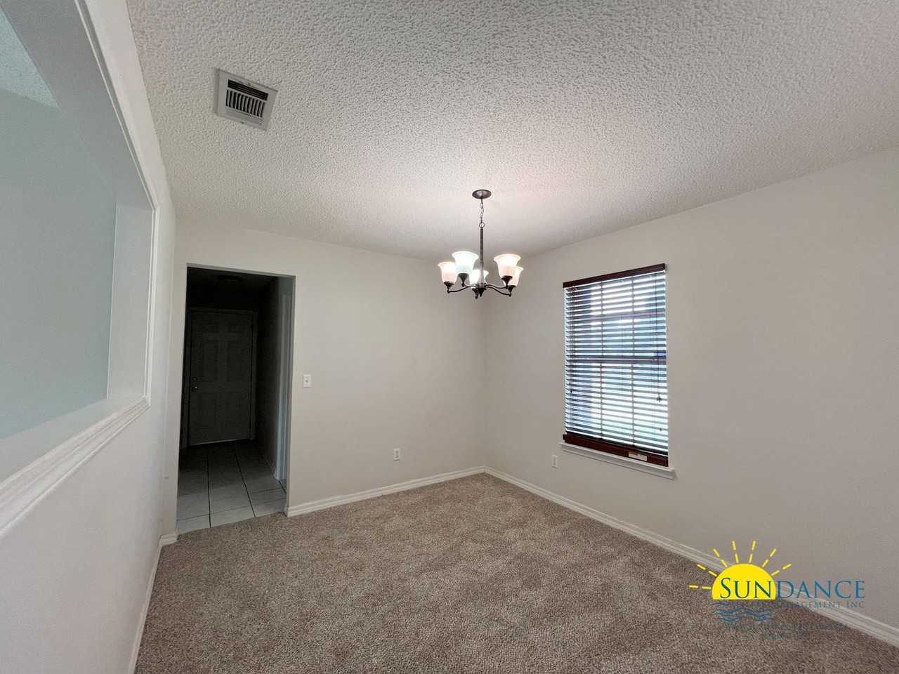 223 Westview Dr - Photo 7 of 22