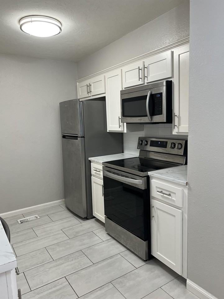 2241 Donna Dr #1 - Photo 6 of 25