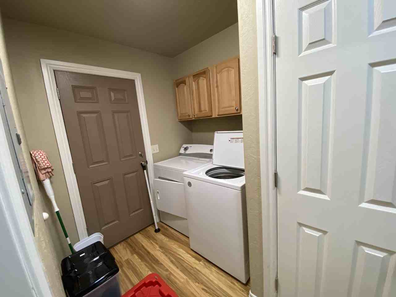 210 Mccullough - Photo 5 of 12